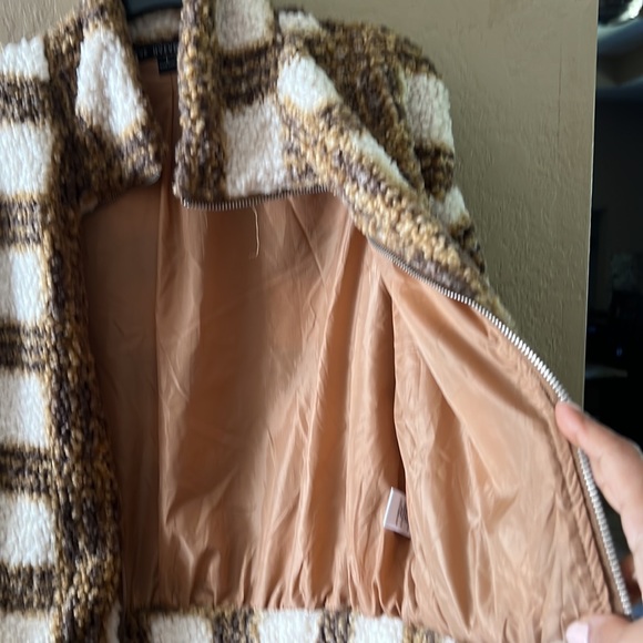 HYFVE Juniors sherpa jacket plaid camel brown off white size Large - Picture 6 of 14